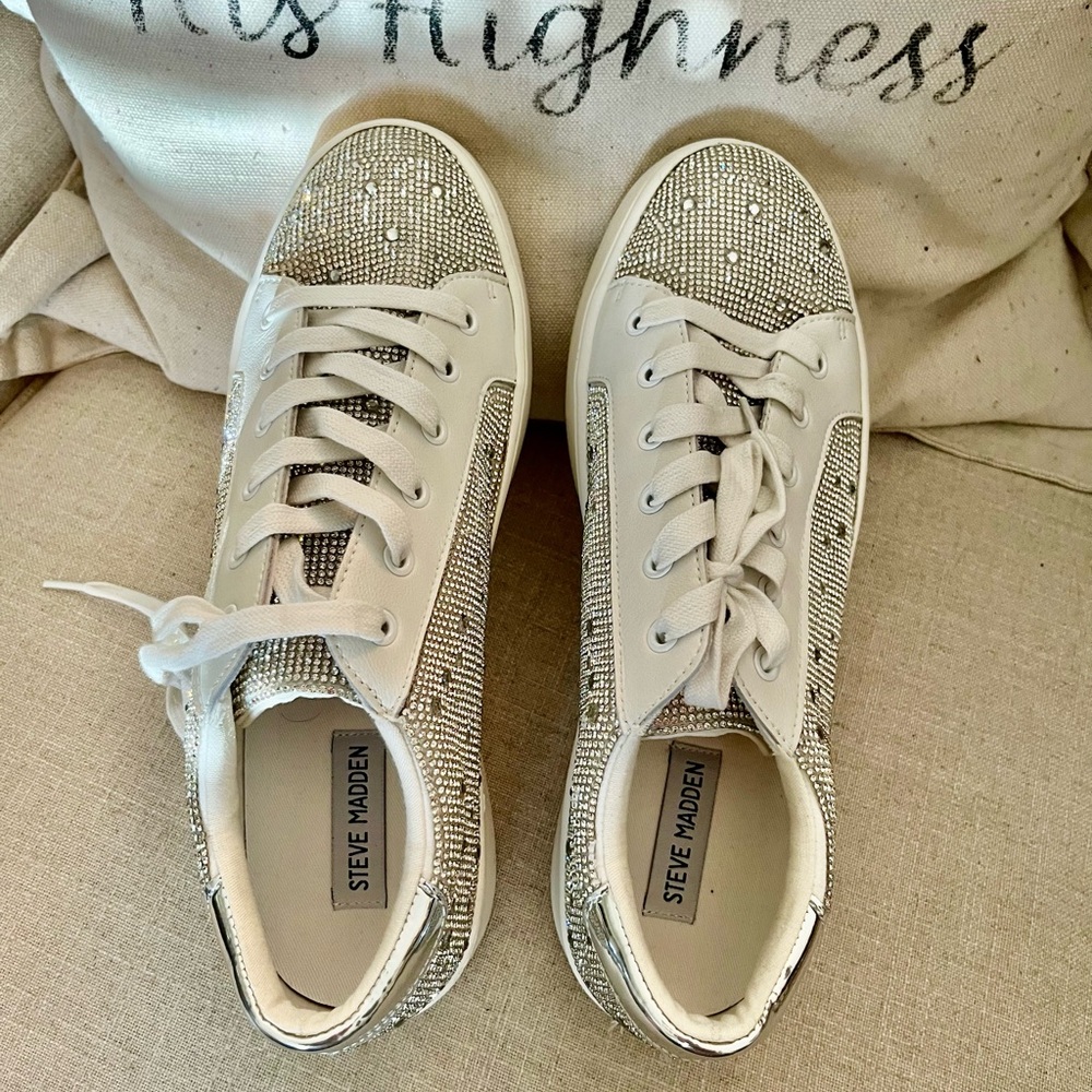 Steve Madden White and Silver Fashion Sneakers